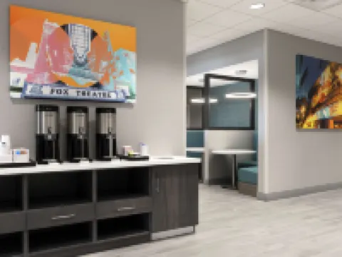 แฮมป์ตันอินน์ โอฟาลลอน โรงแรมในSt. Clair County