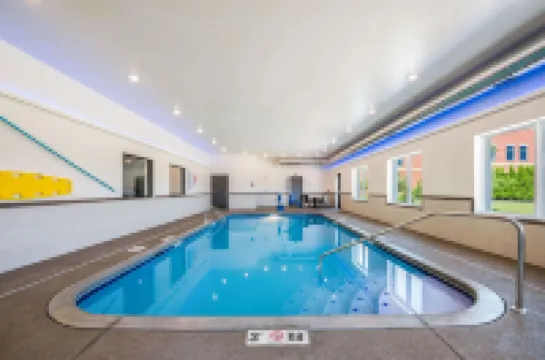 Comfort Suites Marysville Columbus - Northwest Hotels in Marysville