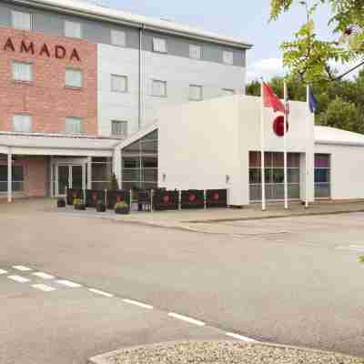 Ramada by Wyndham Wakefield Hotel Exterior