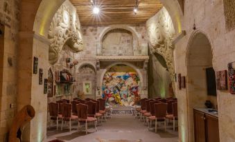 Elika Cave Suites & Spa