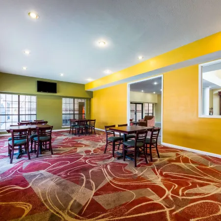 Quality Inn University Near Downtown
