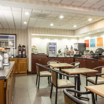 Comfort Inn & Suites FtJackson Maingate