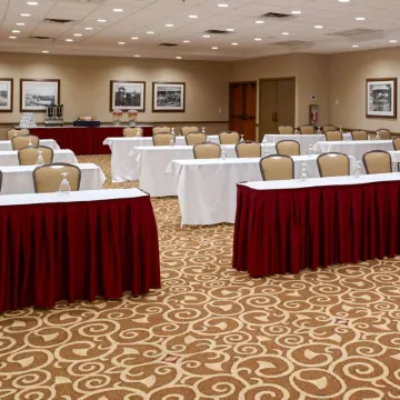 Clarion Hotel Airport
