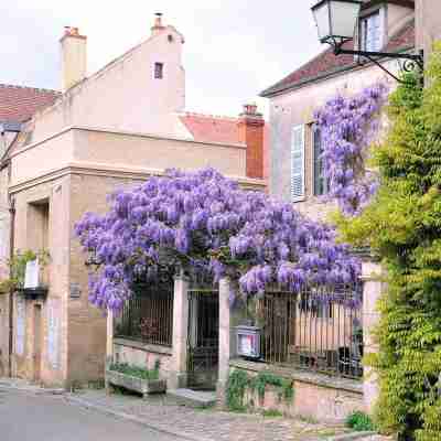 Les Glycines Vezelay Hotel Exterior