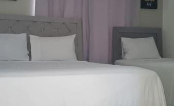 Hotel Casa Docia - Double Room with Balcony 2 Adults 1 Child - 1