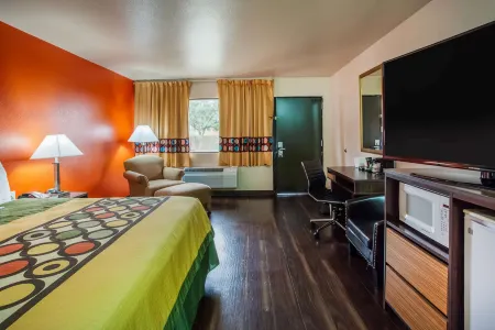 Super 8 by Wyndham Giddings Отели в г. Джиддингс