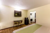 Motel 6 Troy, IL