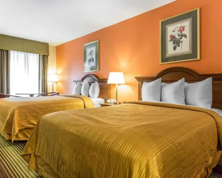 Quality Inn University Отели рядом с достопримечательностью «Winston-Salem Fairgrounds»