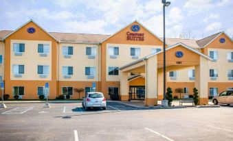 Comfort Suites Auburn Near I-69