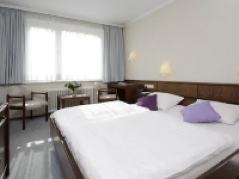 Hotel Zur Windmühle - Parkplatz Und Frühstück Inklusive - Hotels in Stormarn