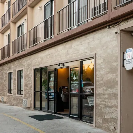 GreenTree Inn & Suites Los Angeles - Alhambra - Pasadena