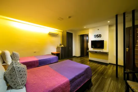 950 Condotel