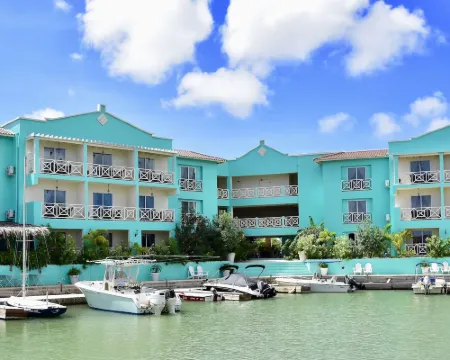 オーシャン ブリーズ ブティック ホテル & マリーナ クラレンダイクのホテル