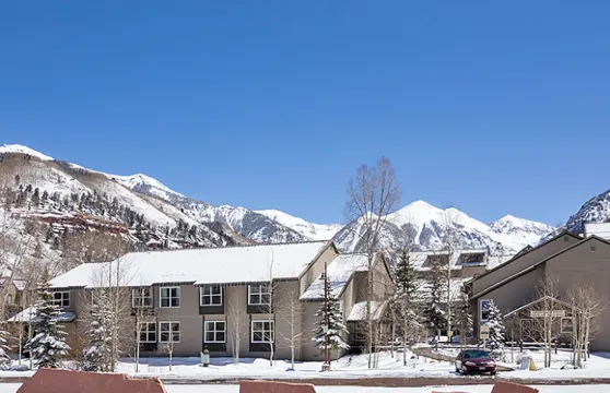 特柳萊德高山住宿山麓酒店