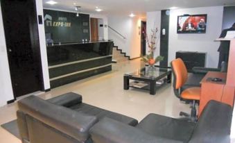 Hotel Expo Inn Embajada - Housity