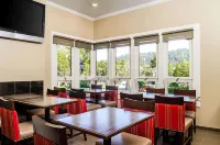 Comfort Inn Monterey Peninsula Airport Hotels in Carmel Valley
