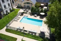 Residence Inn Springfield - Rooftop Pools