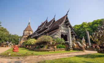 Khum Phucome Hotel