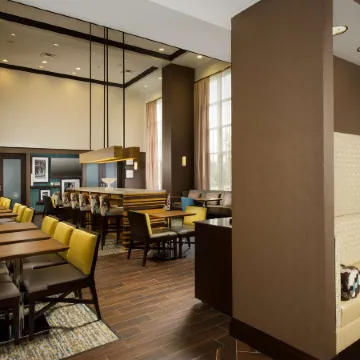 Hampton Inn & Suites Syracuse/Carrier Circle