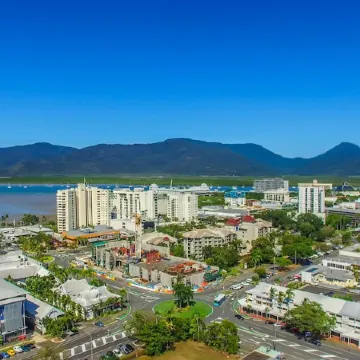 Coral Tree Inn Отели в г. Кэрнс