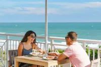 Holiday Inn Resort LUMINA ON WRIGHTSVILLE BEACH by IHG - Ocean View