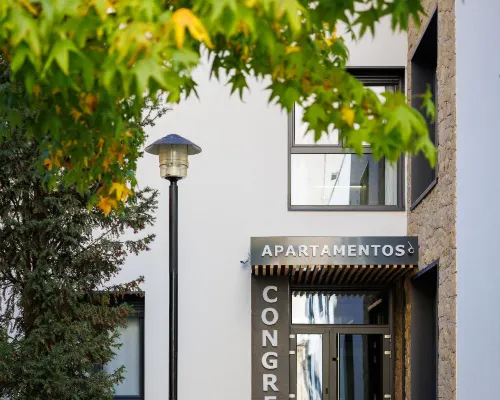 APARTAMENTOS CONGRESOパーキング無料 ログローニョのホテル