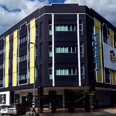 Swing & Pillows @ Golden Roof Hotel Ampang, Ipoh Hotels near GRC Convention Hall