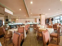 Hotel Zentral Center - Adults Only - Breakfast