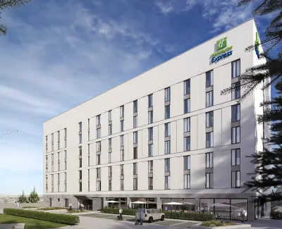 Holiday Inn Express Wiesbaden Hotel dekat Stadtschloss
