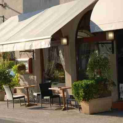 Hôtel du Lion d'Or Hotel Exterior