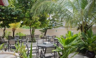 K. Inn Kaashidhoo