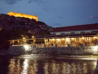 Olive Press Hotel & Apartments