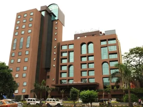 Sai Palace Grand, Malad Hotels near Infiniti Mall