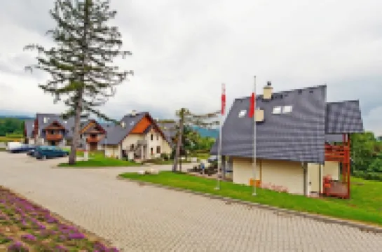 Komuny Paryskiej, Sun & Snow