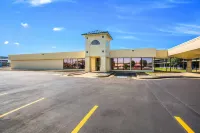 Econo Lodge Hotels in Cave City