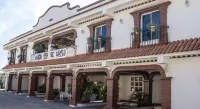 Hotel Posada Pablo de Tarso فنادق في Barra de Navidad