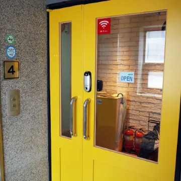 YaKorea Hostel Gangnam Отели рядом с достопримечательностью «Бейсбол Стадион Ямсил»