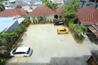 Mulia Indah Hotel - parkir