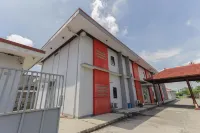 RedDoorz Near T1 Juanda Airport Hotels in Semampir