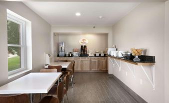 Super 8 by Wyndham Tuscola