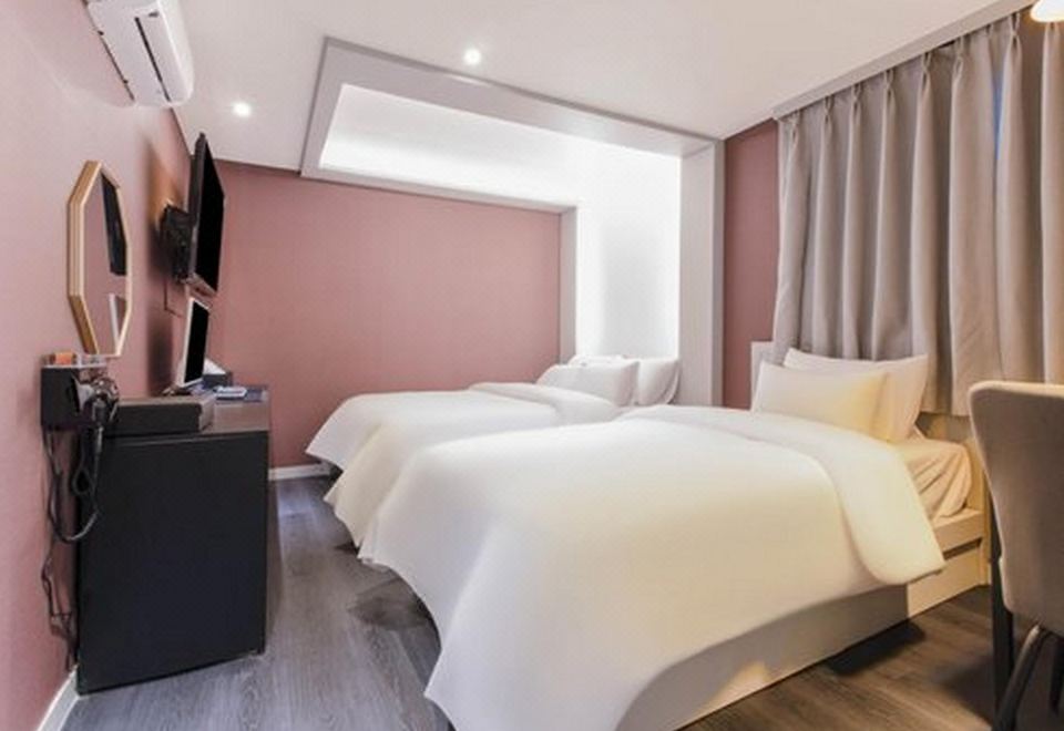 3. 데이앤나잇호텔..