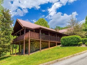 Little Slice of Heaven -1Br 1BA Close to Town and Resort Amenities Cabin