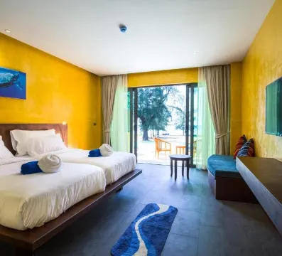 เชื่อมกับสระว่ายน้ำริมหาด