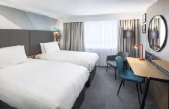 Holiday Inn AYLESBURY by IHG - parking
