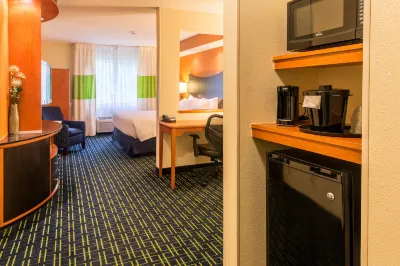 Fairfield Inn & Suites Canton Các khách sạn ở Xã Plain