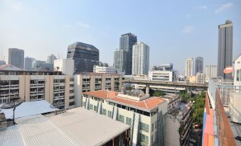De Lux Bangkok Hotel