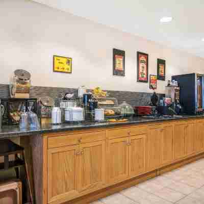 Microtel Inn & Suites by Wyndham Tomah Dining/Meeting Rooms