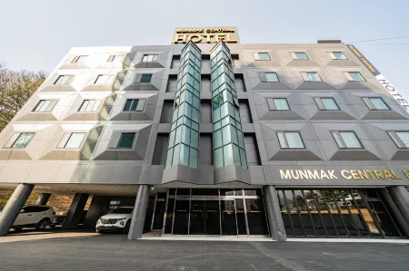 Wonju (Munmak) Central Hotel Отели рядом с достопримечательностью «Ganhyeon Yuwonji»