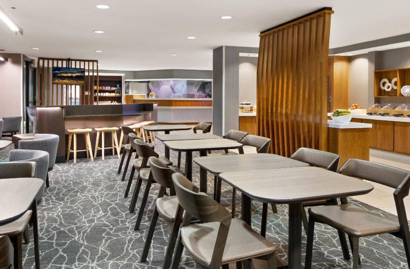 SpringHill Suites Chicago Lincolnshire photo 4