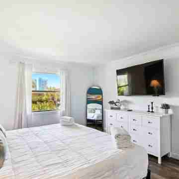 Venus 202 Second Floor Pool-View 2 Bedroom with Easy Beach Access by RedAwning Rooms